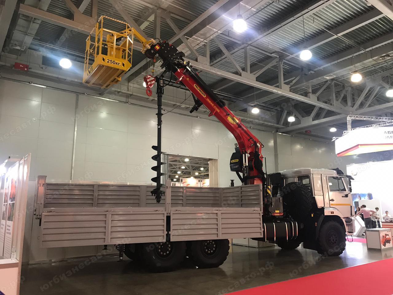 Бурильно-крановая машина Камаз 43118 с КМУ Palfinger Inman IT-200 Фото БКМ Палфингер Инман ИТ-200 на шасси Камаз 43118